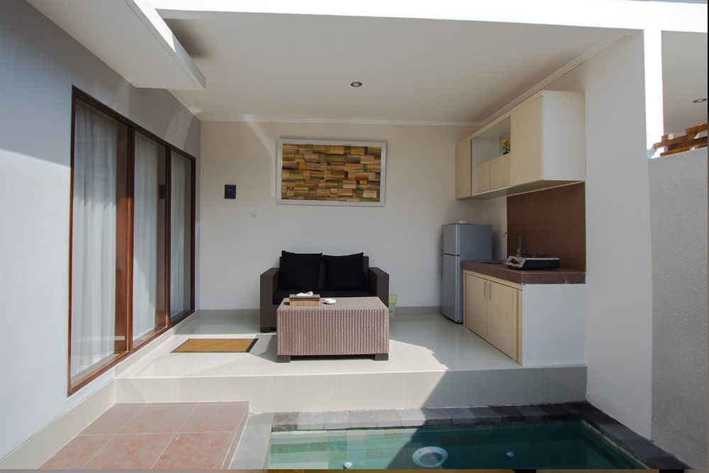 Karana Villa Denpasar Exterior foto